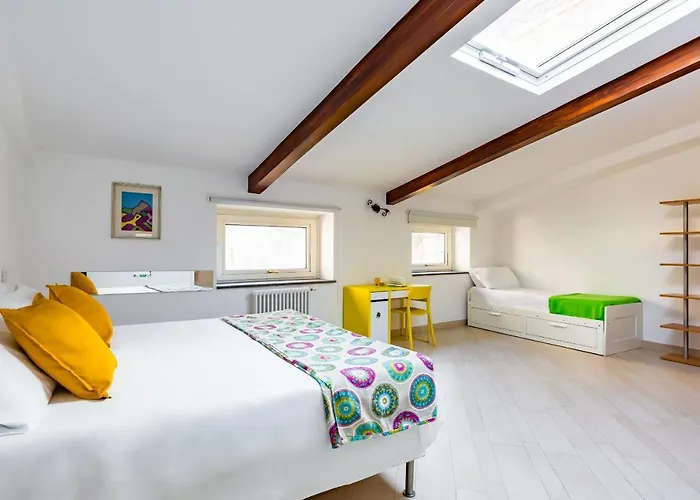 Apartment With Balcony In Palazzo Diaz By Wonderful Italy