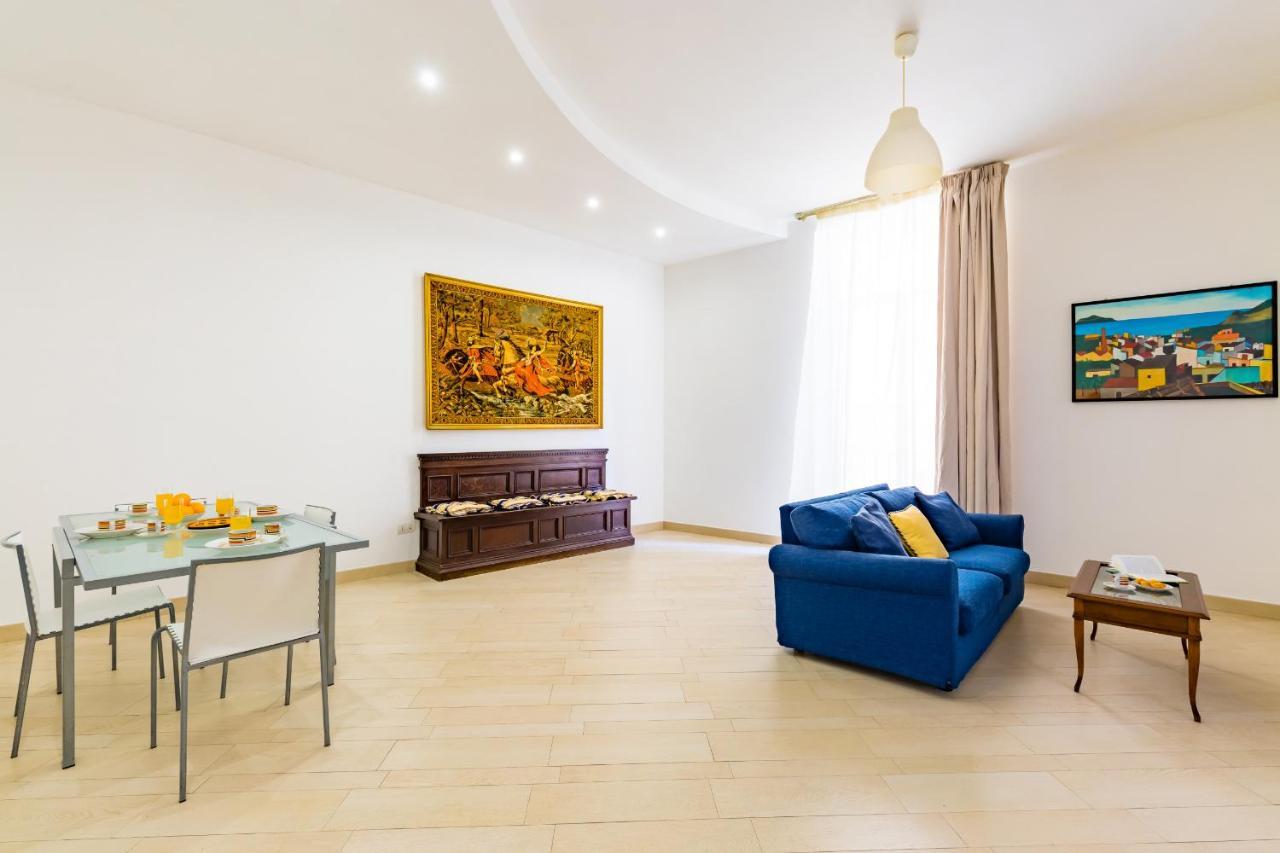 With Balcony In Palazzo Diaz By Wonderful Italy Apartment *