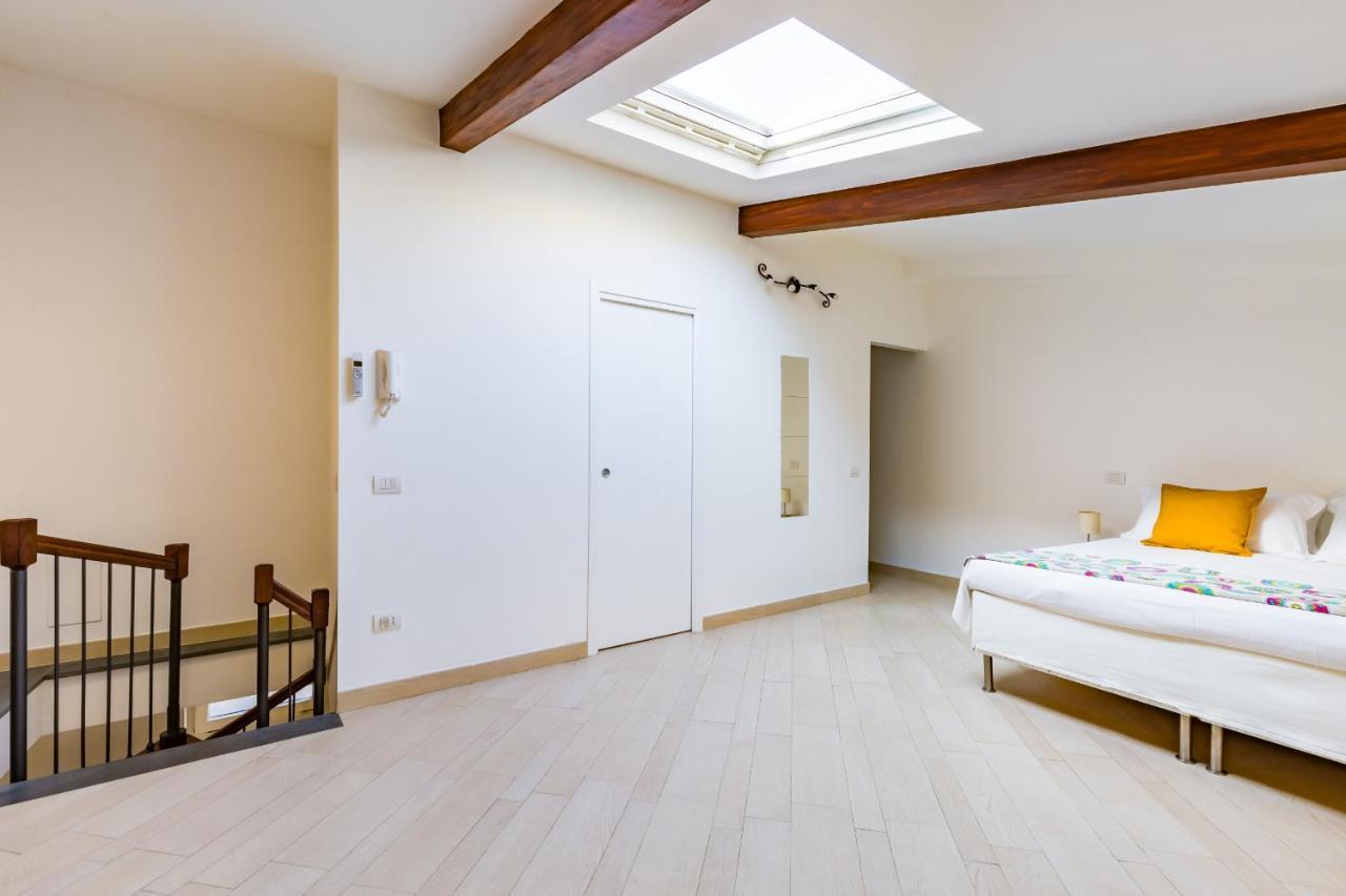 Apartment With Balcony In Palazzo Diaz By Wonderful Italy *
